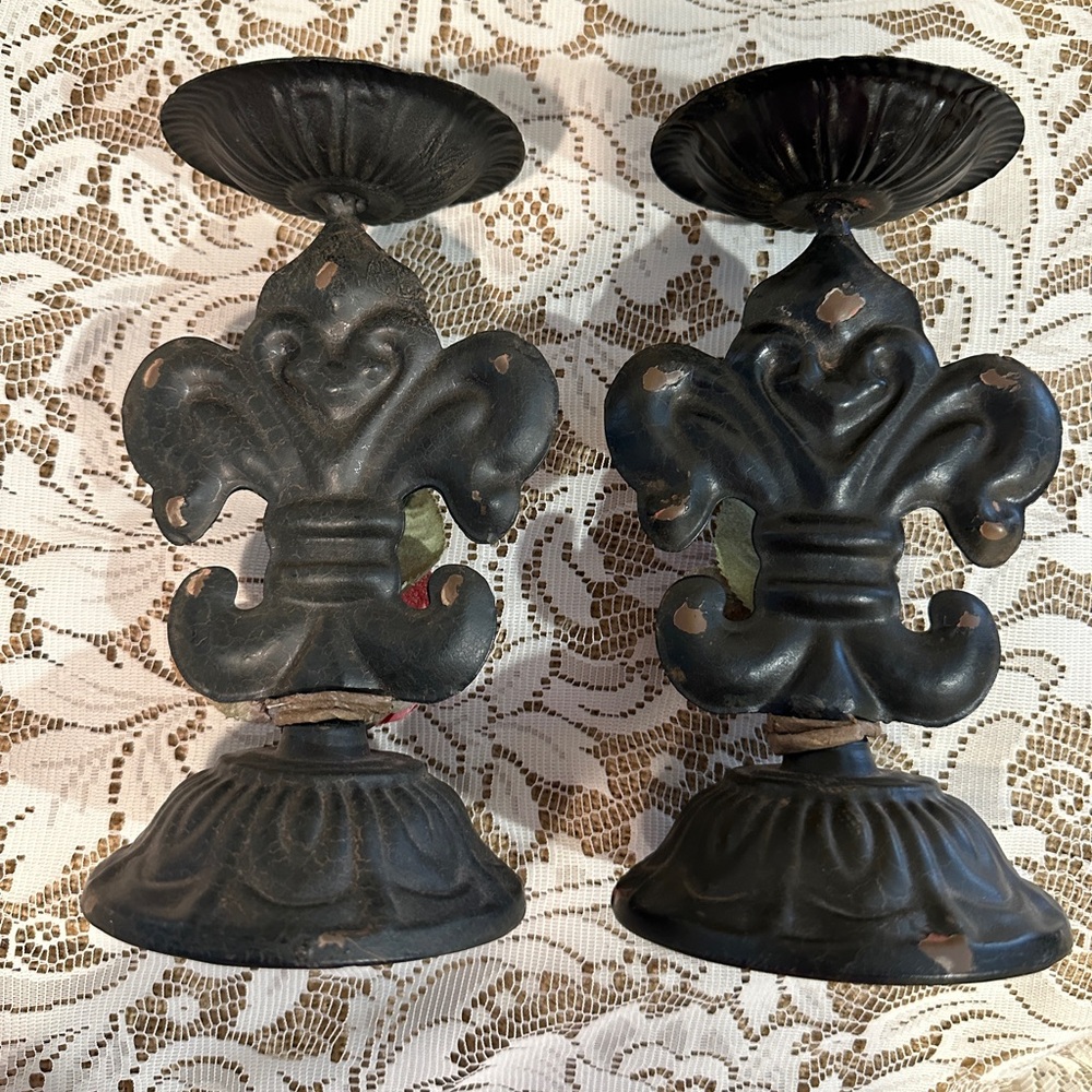 VINTAGE Fleur de Lis Candle Holder Set - Picture 9 of 9